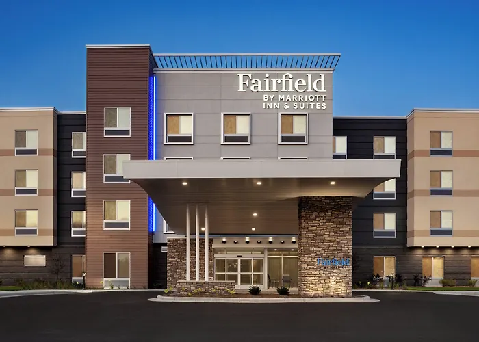 Fairfield Inn & Suites By Marriott Milwaukee West