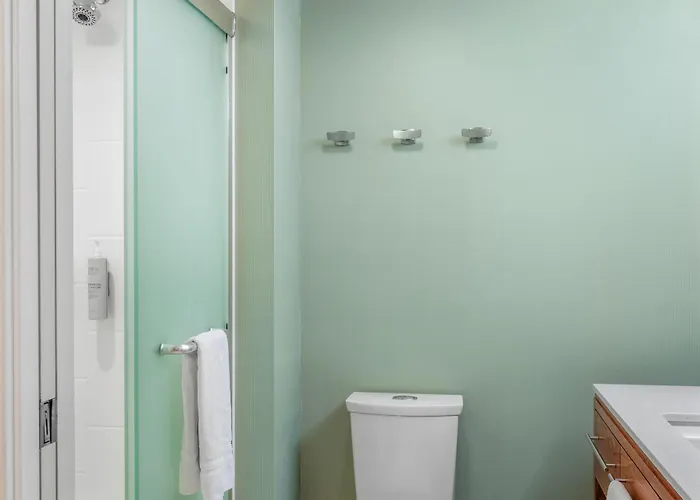 Home2 Suites By Hilton Milwaukee Airport